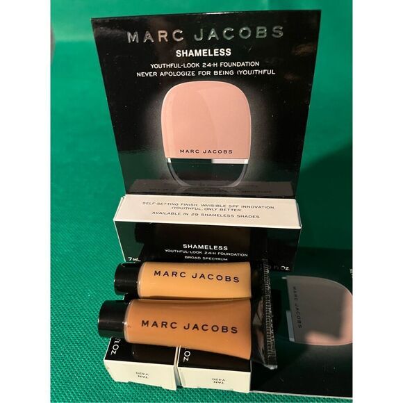 Marc Jacobs Shameless Foundation Tan Y420 3 tubes - Picture 6 of 7